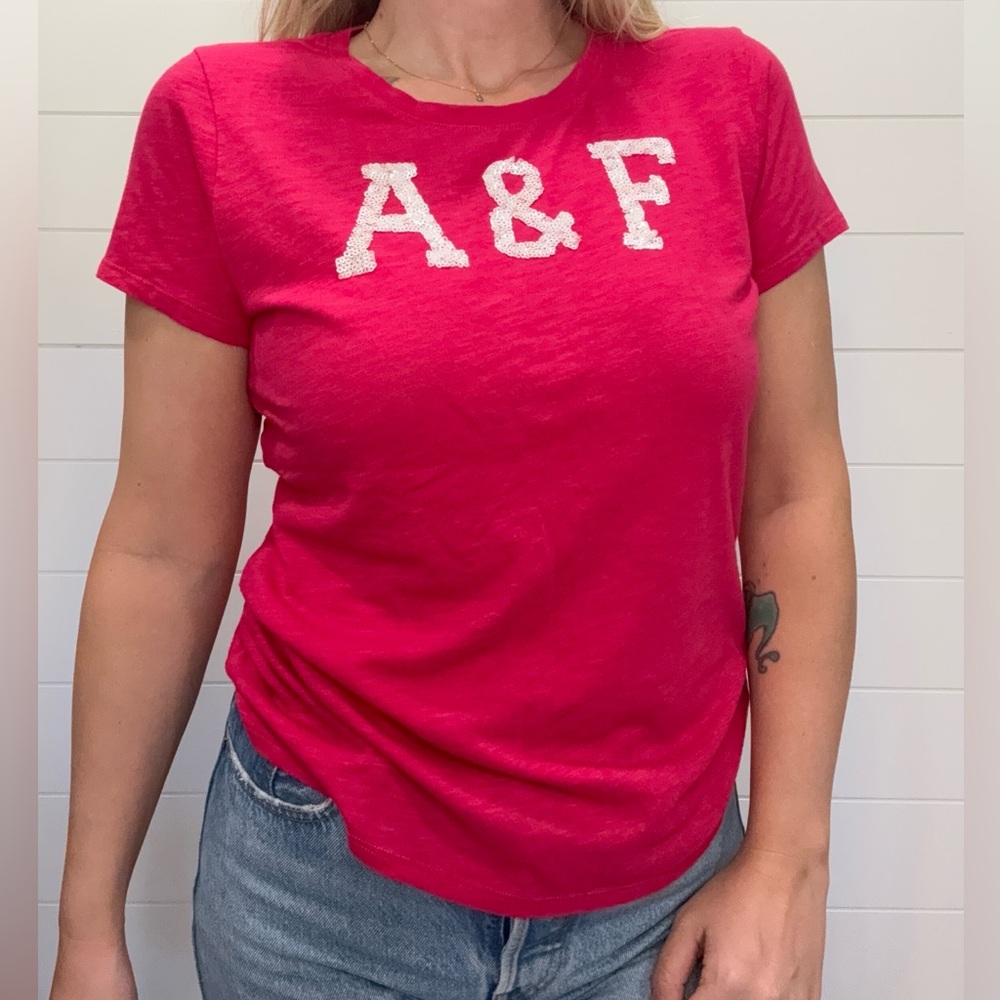 Abercrombie & Fitch Fuchsia Tee with White A&F